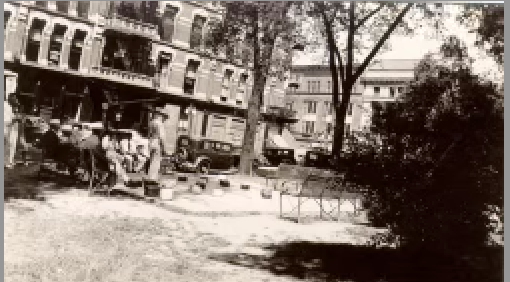 In the 1930s and 1940s, a giant checkerboard was located in Washington Park, close to where the red popcorn wagon now is situated. (Photo/Sandusky History Blogspot)