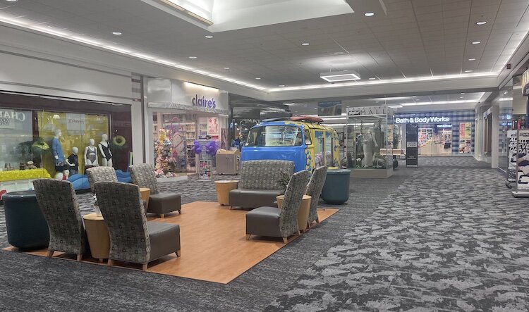 An interior view of a wing of the Sandusky Mall.