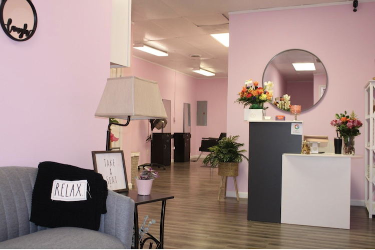 Diva Salon Lashes and Beauty Bar specializes in eyelash extensions, brow services, facials and waxing.